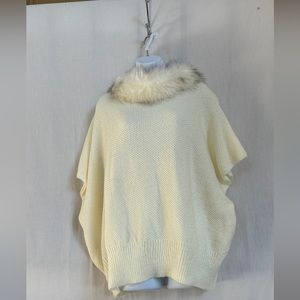 NWT Mix it Pullover faux fur one size